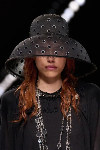 Look 76